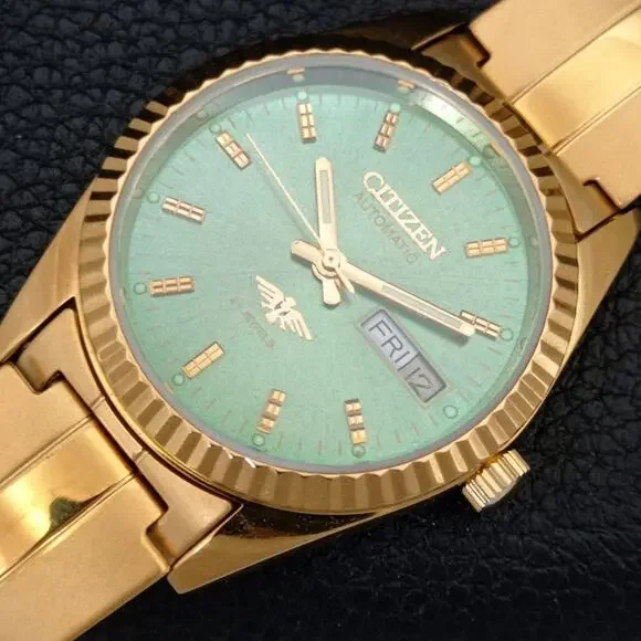 Vintage 1990 Citizen Automatic Mens Gold Watch W/daydate & Green accents - Picture 6 of 10